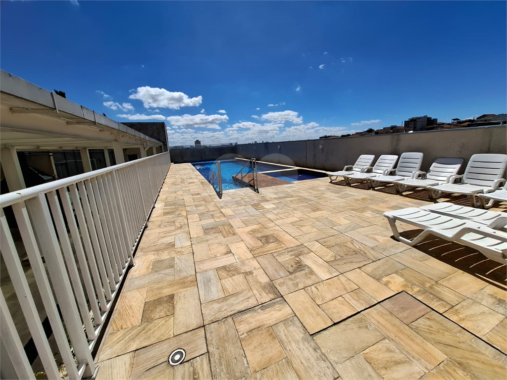 Apartamento LOCAÇÃO Parque Vitória com 47m2, 2 quartos, sala, cozinha, banheiro, área de serviço, varanda e vaga de garagem