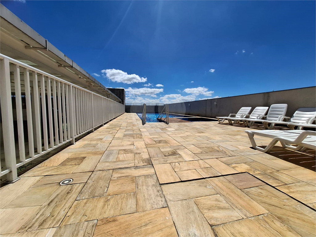 Apartamento LOCAÇÃO Parque Vitória com 47m2, 2 quartos, sala, cozinha, banheiro, área de serviço, varanda e vaga de garagem