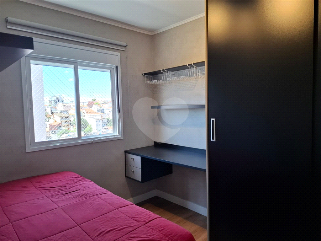 Apartamento LOCAÇÃO Parque Vitória com 47m2, 2 quartos, sala, cozinha, banheiro, área de serviço, varanda e vaga de garagem