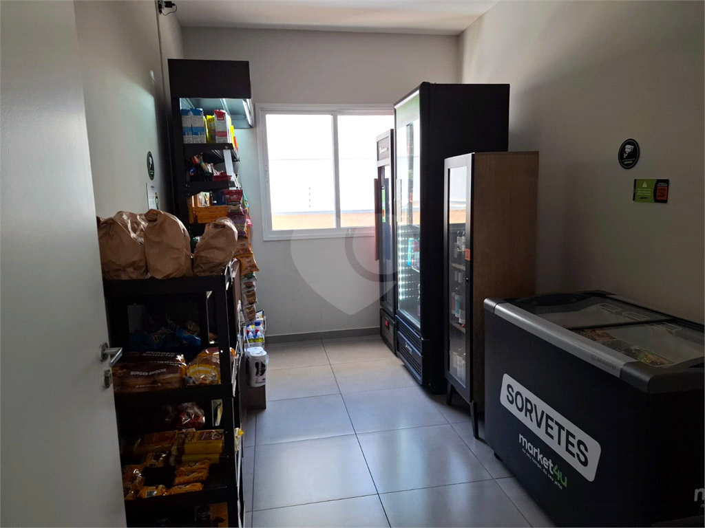 Apartamento LOCAÇÃO Parque Vitória com 47m2, 2 quartos, sala, cozinha, banheiro, área de serviço, varanda e vaga de garagem