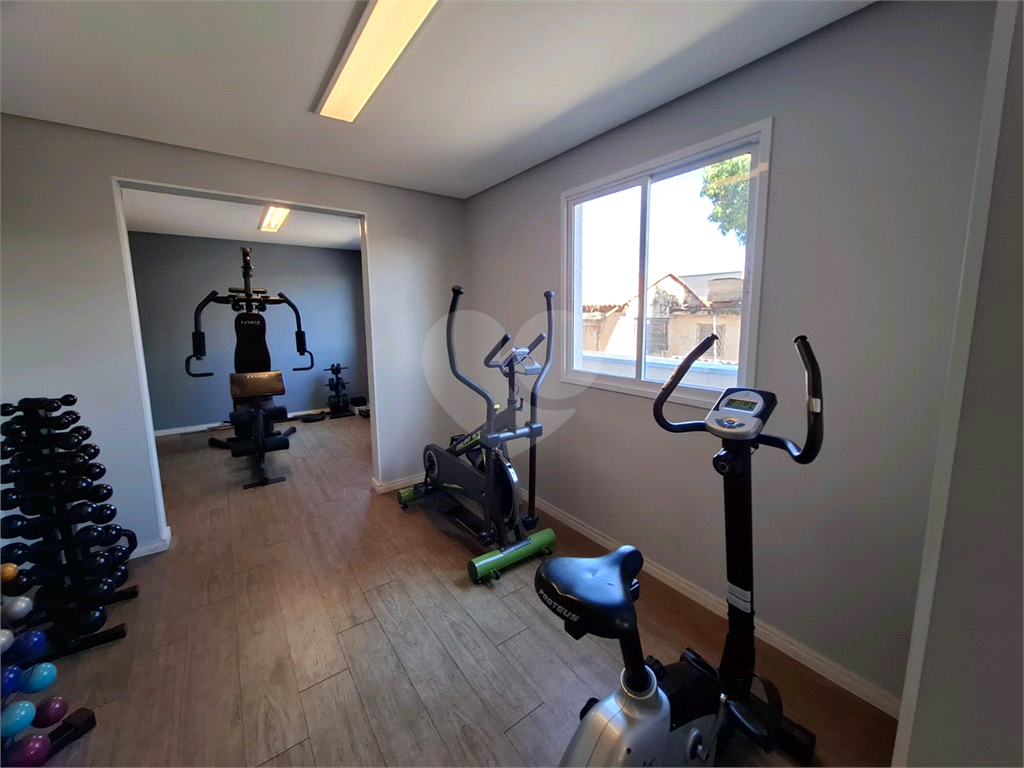 Apartamento LOCAÇÃO Parque Vitória com 47m2, 2 quartos, sala, cozinha, banheiro, área de serviço, varanda e vaga de garagem