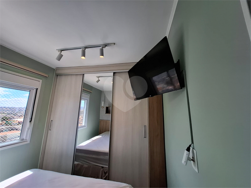 Apartamento LOCAÇÃO Parque Vitória com 47m2, 2 quartos, sala, cozinha, banheiro, área de serviço, varanda e vaga de garagem