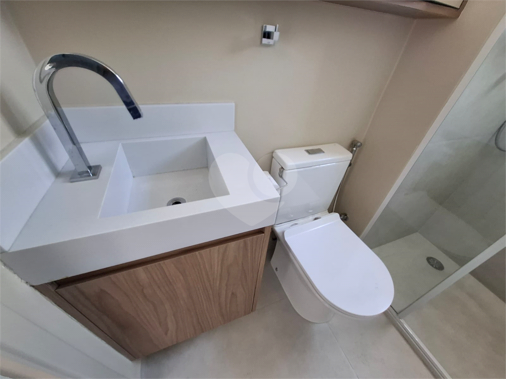 Apartamento LOCAÇÃO Parque Vitória com 47m2, 2 quartos, sala, cozinha, banheiro, área de serviço, varanda e vaga de garagem