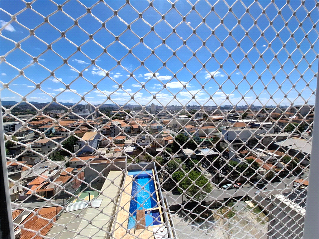 Apartamento LOCAÇÃO Parque Vitória com 47m2, 2 quartos, sala, cozinha, banheiro, área de serviço, varanda e vaga de garagem