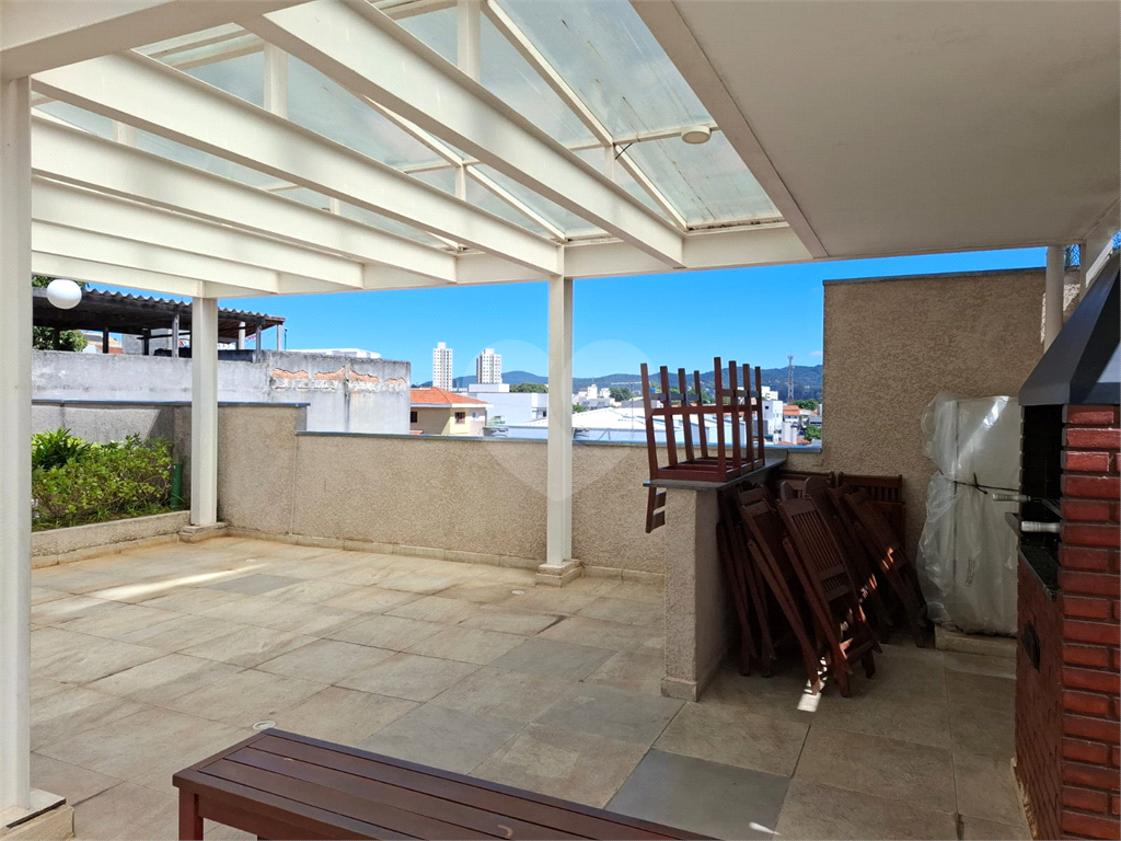 Apartamento LOCAÇÃO Parque Vitória com 47m2, 2 quartos, sala, cozinha, banheiro, área de serviço, varanda e vaga de garagem