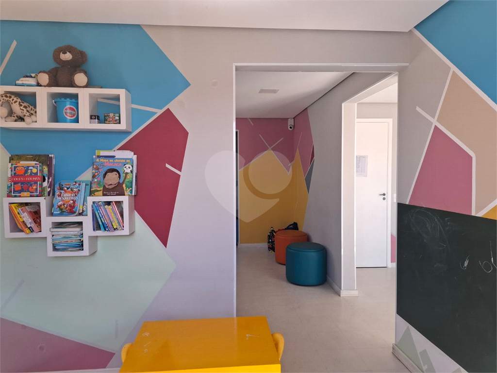 Apartamento LOCAÇÃO Parque Vitória com 47m2, 2 quartos, sala, cozinha, banheiro, área de serviço, varanda e vaga de garagem