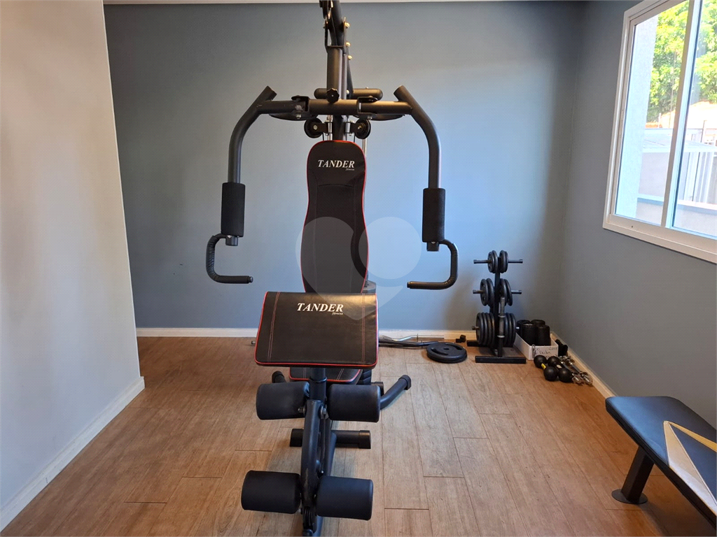 Apartamento LOCAÇÃO Parque Vitória com 47m2, 2 quartos, sala, cozinha, banheiro, área de serviço, varanda e vaga de garagem