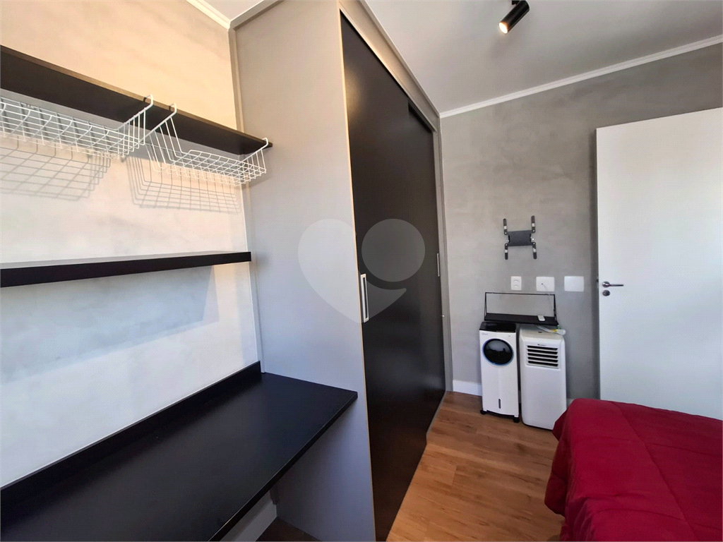 Apartamento LOCAÇÃO Parque Vitória com 47m2, 2 quartos, sala, cozinha, banheiro, área de serviço, varanda e vaga de garagem