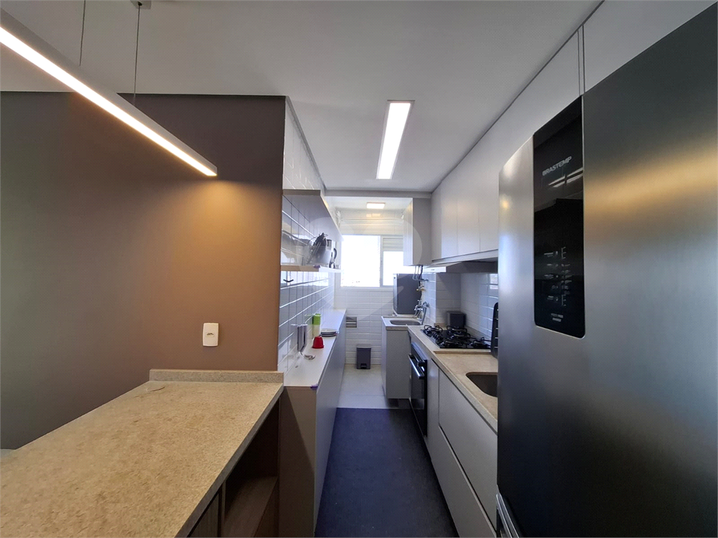 Apartamento LOCAÇÃO Parque Vitória com 47m2, 2 quartos, sala, cozinha, banheiro, área de serviço, varanda e vaga de garagem