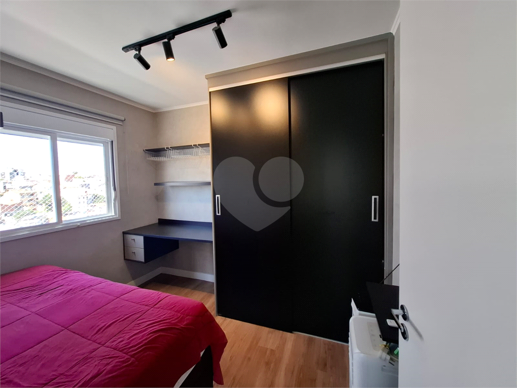 Apartamento LOCAÇÃO Parque Vitória com 47m2, 2 quartos, sala, cozinha, banheiro, área de serviço, varanda e vaga de garagem