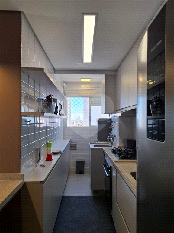 Apartamento LOCAÇÃO Parque Vitória com 47m2, 2 quartos, sala, cozinha, banheiro, área de serviço, varanda e vaga de garagem