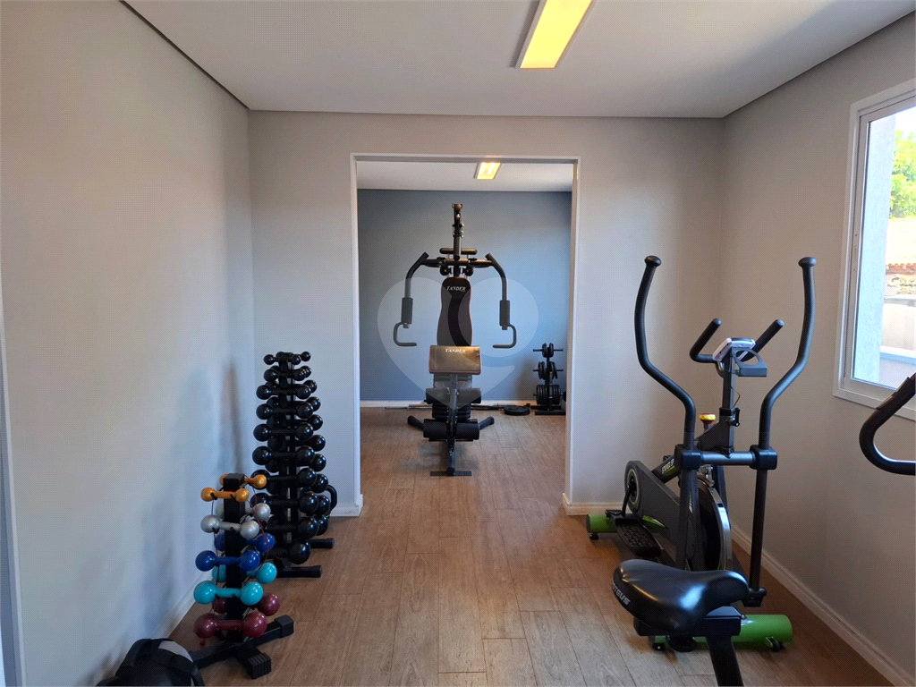 Apartamento LOCAÇÃO Parque Vitória com 47m2, 2 quartos, sala, cozinha, banheiro, área de serviço, varanda e vaga de garagem