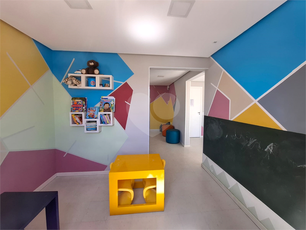 Apartamento LOCAÇÃO Parque Vitória com 47m2, 2 quartos, sala, cozinha, banheiro, área de serviço, varanda e vaga de garagem