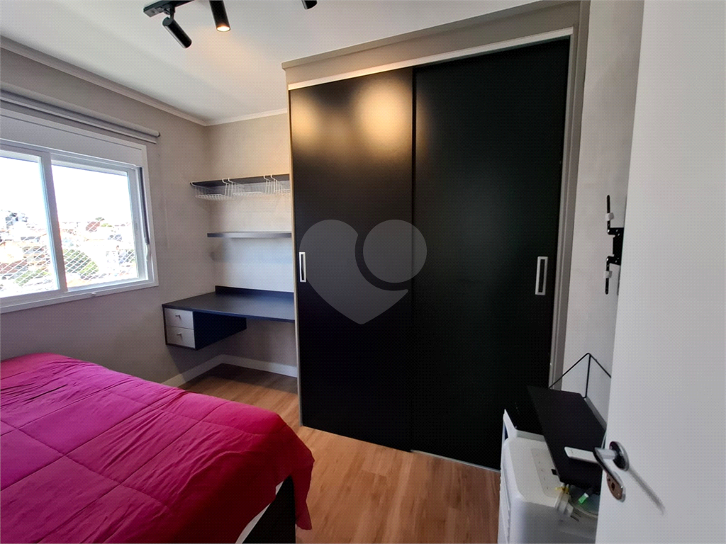 Apartamento LOCAÇÃO Parque Vitória com 47m2, 2 quartos, sala, cozinha, banheiro, área de serviço, varanda e vaga de garagem