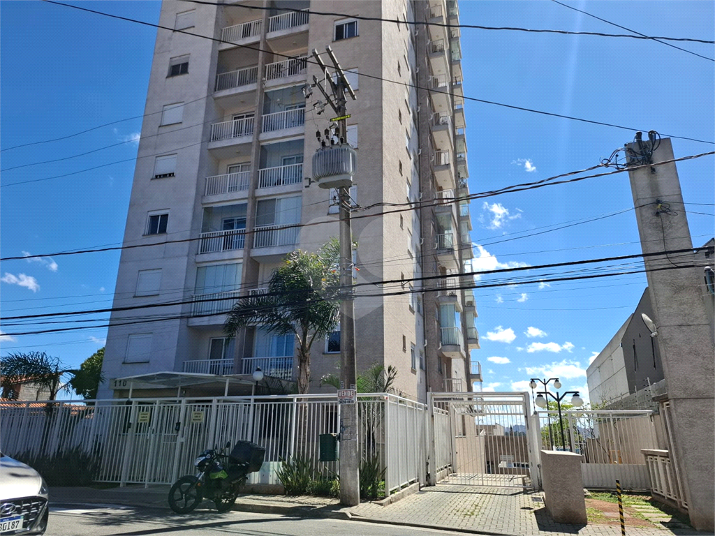 Apartamento LOCAÇÃO Parque Vitória com 47m2, 2 quartos, sala, cozinha, banheiro, área de serviço, varanda e vaga de garagem