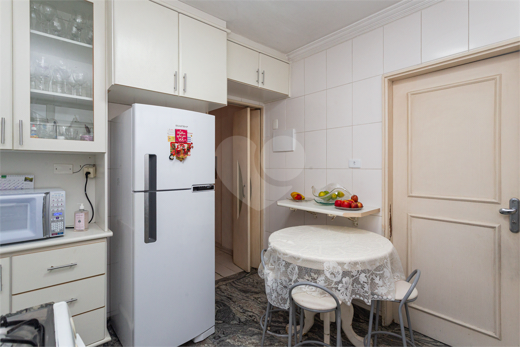 APARTAMENTO em JARDIM PAULISTA