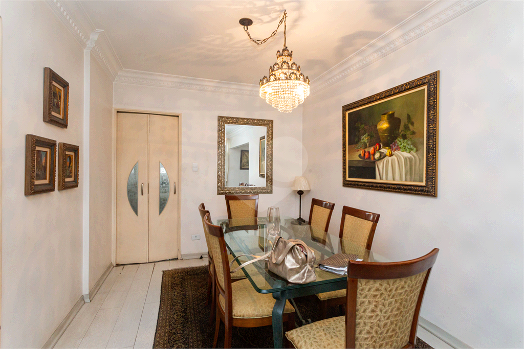 APARTAMENTO em JARDIM PAULISTA