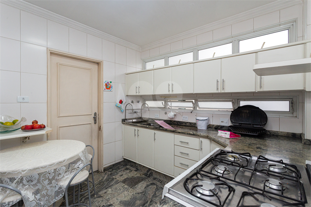 APARTAMENTO em JARDIM PAULISTA