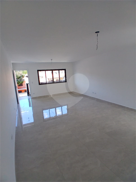 Sobrado Novo para Venda com 359m², 3 Suítes e 5 vagas na Parada Inglesa