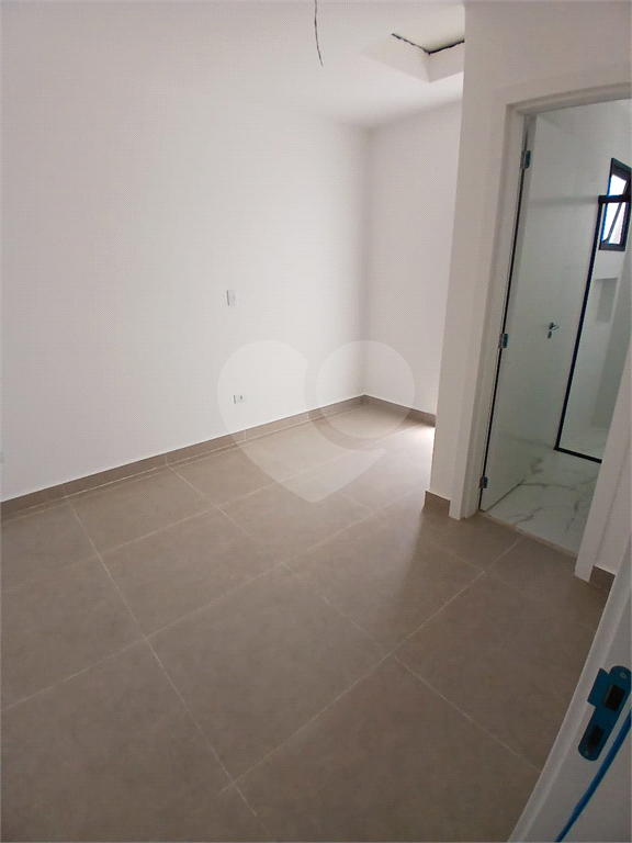 Sobrado Novo para Venda com 359m², 3 Suítes e 5 vagas na Parada Inglesa