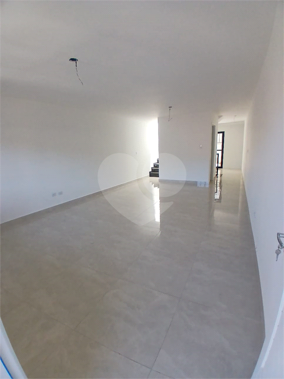 Sobrado Novo para Venda com 359m², 3 Suítes e 5 vagas na Parada Inglesa