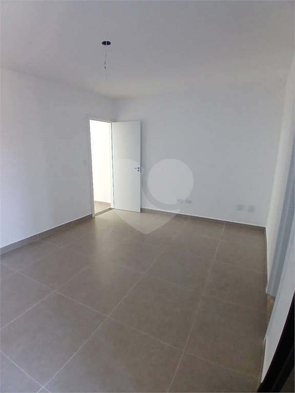 Sobrado Novo para Venda com 359m², 3 Suítes e 5 vagas na Parada Inglesa