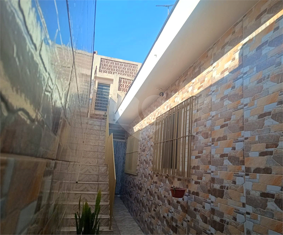 Casa térrea com excelente localização na  Penha!