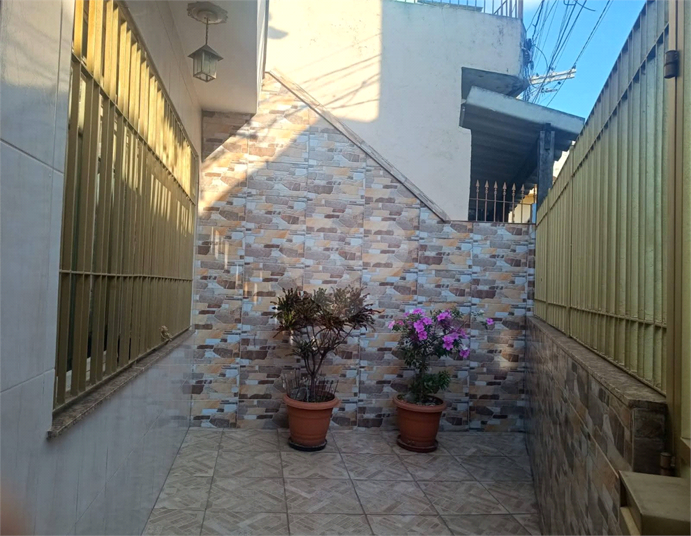 Casa térrea com excelente localização na  Penha!