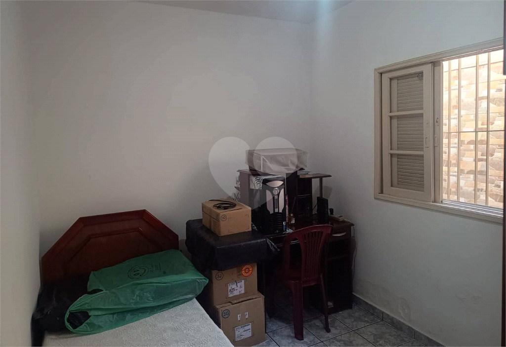 Casa térrea com excelente localização na  Penha!