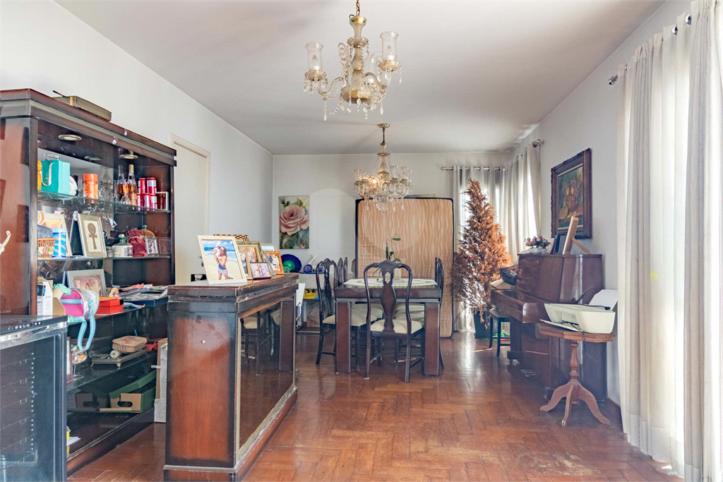 Apartamento - Perdizes - 2 Dormitórios - 167 m²