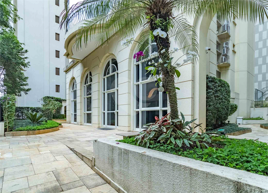 Apartamento - Perdizes - 2 Dormitórios - 167 m²