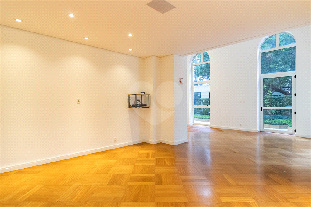 Apartamento - Perdizes - 2 Dormitórios - 167 m²