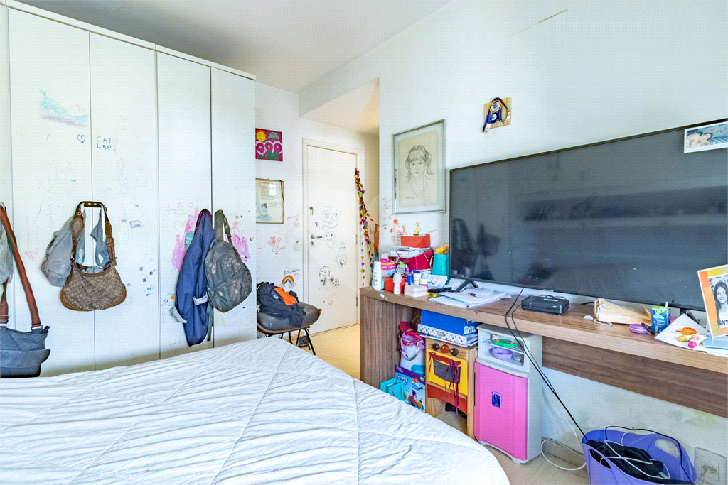 Apartamento - Perdizes - 2 Dormitórios - 167 m²