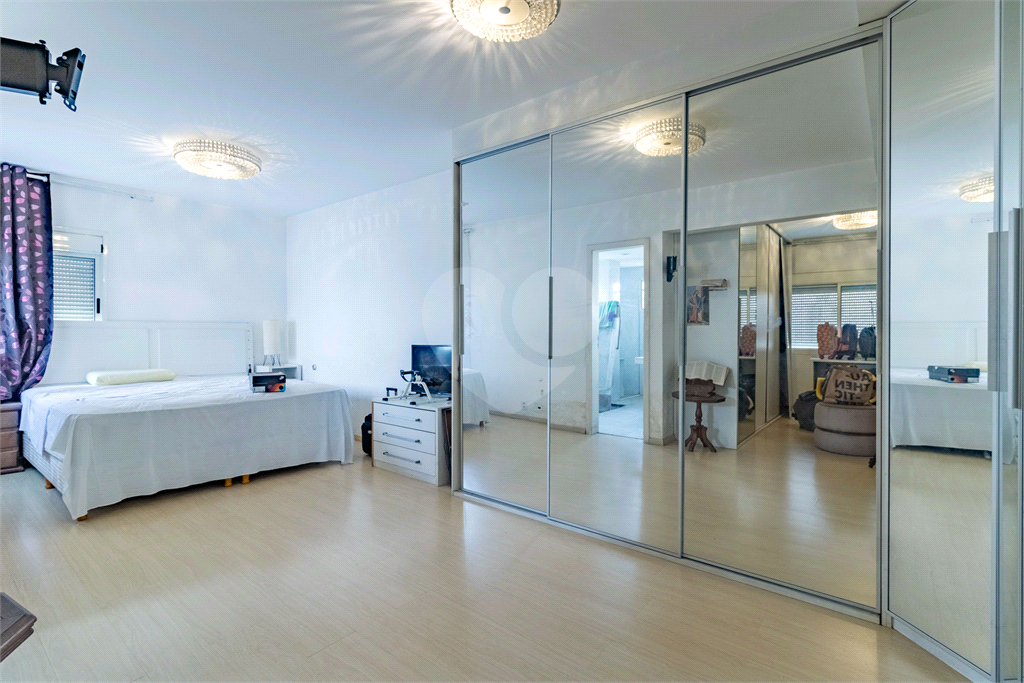 Apartamento - Perdizes - 2 Dormitórios - 167 m²