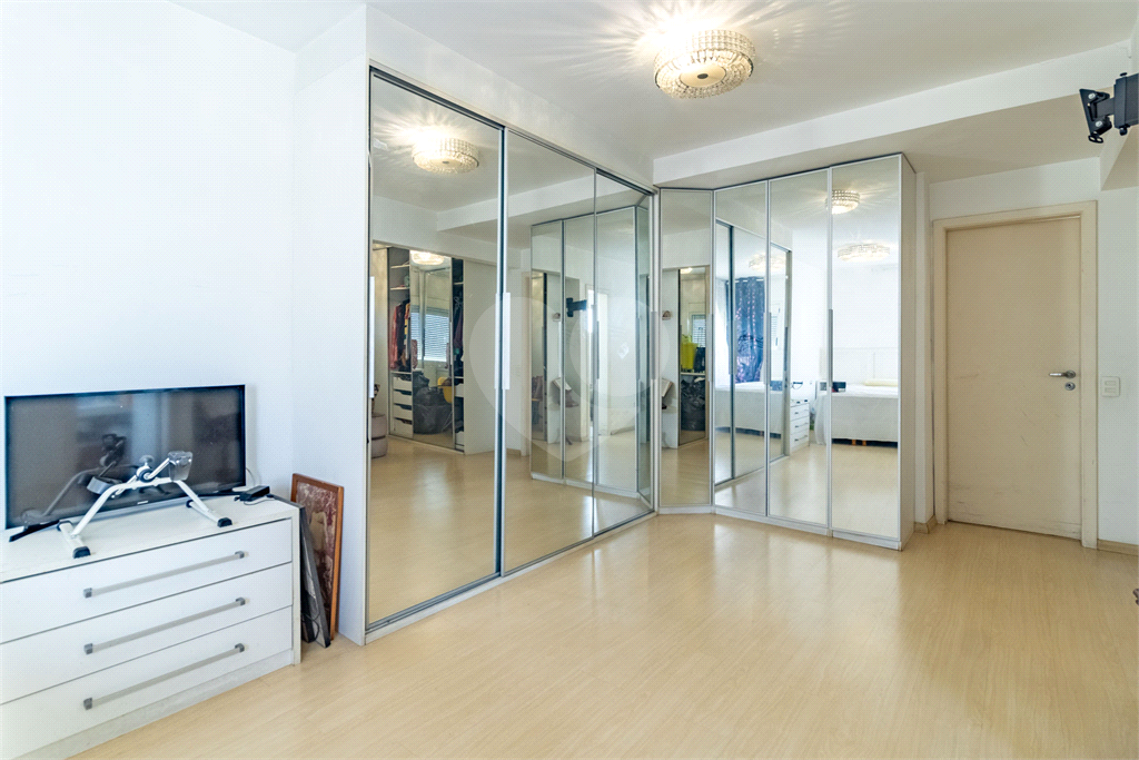 Apartamento - Perdizes - 2 Dormitórios - 167 m²