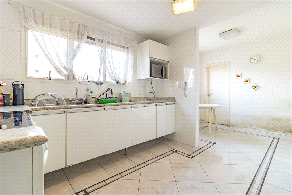 Apartamento - Perdizes - 2 Dormitórios - 167 m²