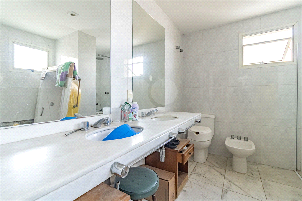 Apartamento - Perdizes - 2 Dormitórios - 167 m²