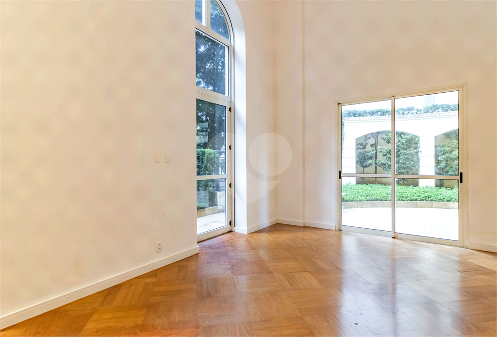 Apartamento - Perdizes - 2 Dormitórios - 167 m²