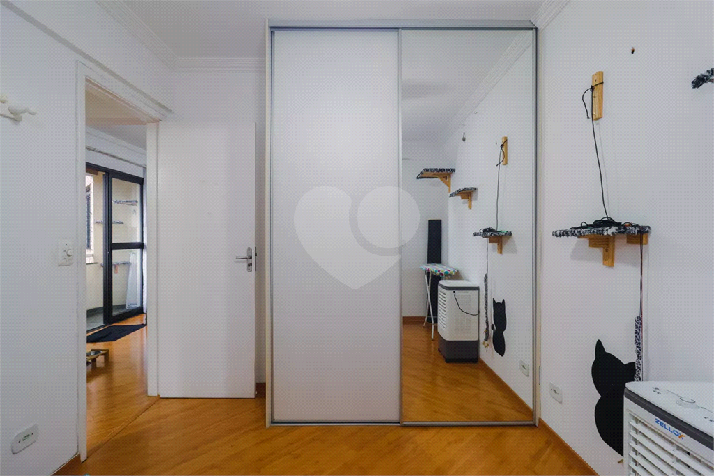 Apartamento a venda com 2 dormitórios em Taboão da Serra.