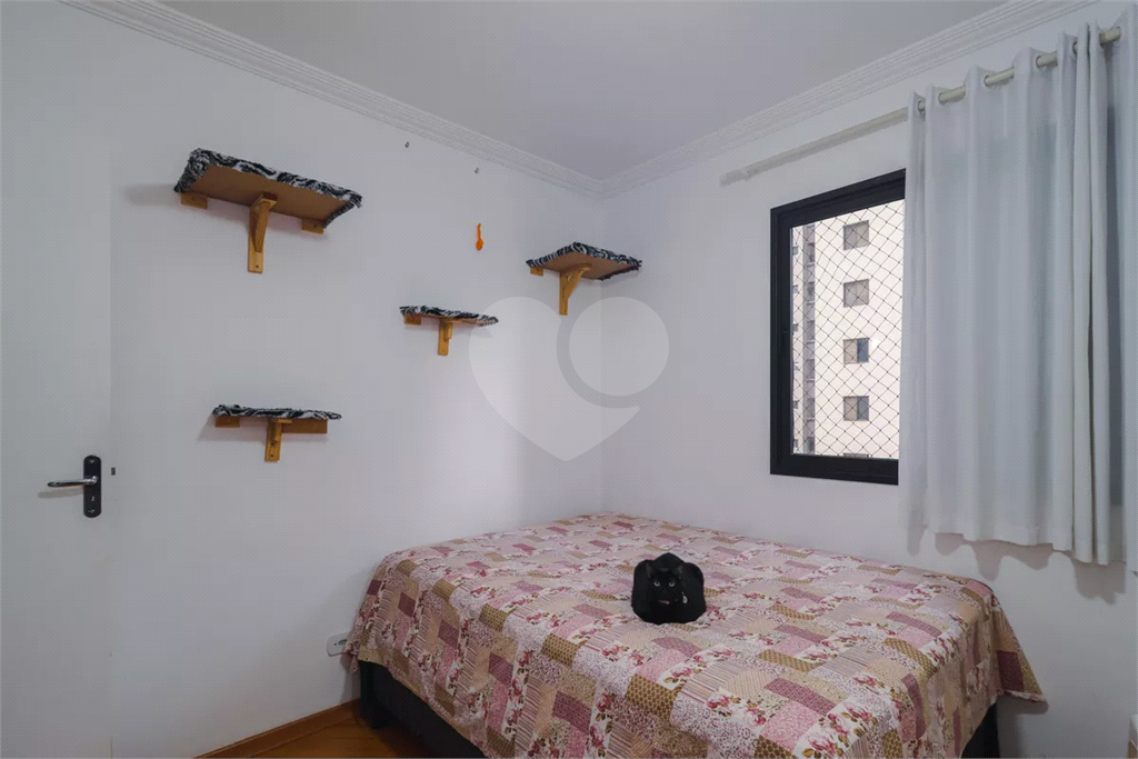 Apartamento a venda com 2 dormitórios em Taboão da Serra.