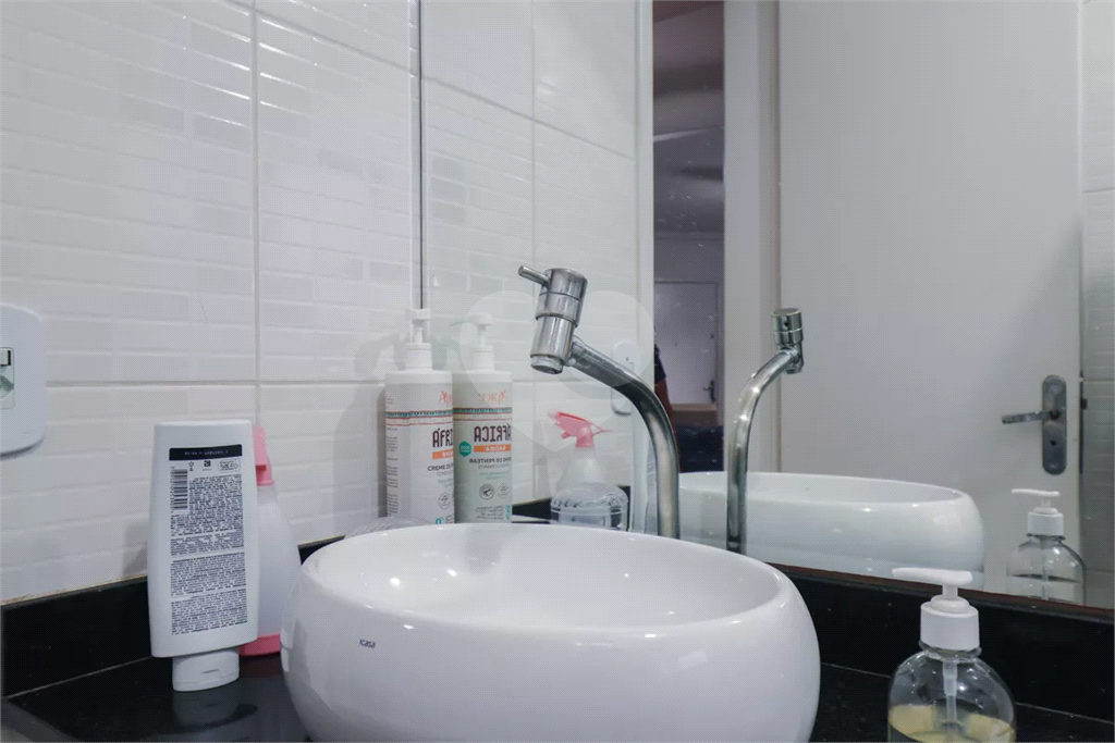 Apartamento a venda com 2 dormitórios em Taboão da Serra.