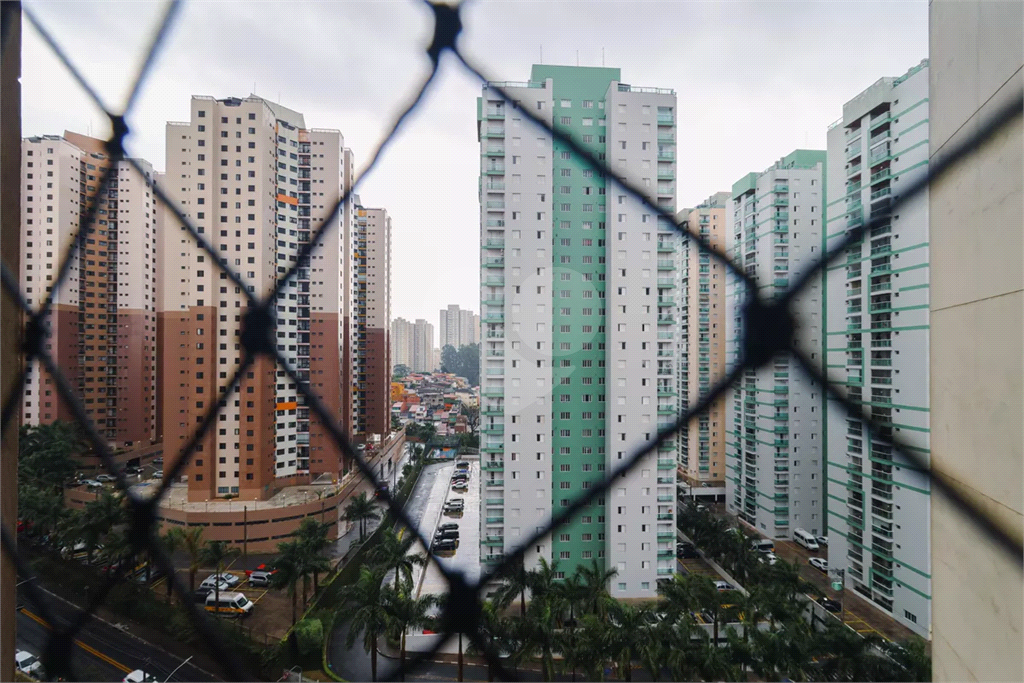 Apartamento a venda com 2 dormitórios em Taboão da Serra.