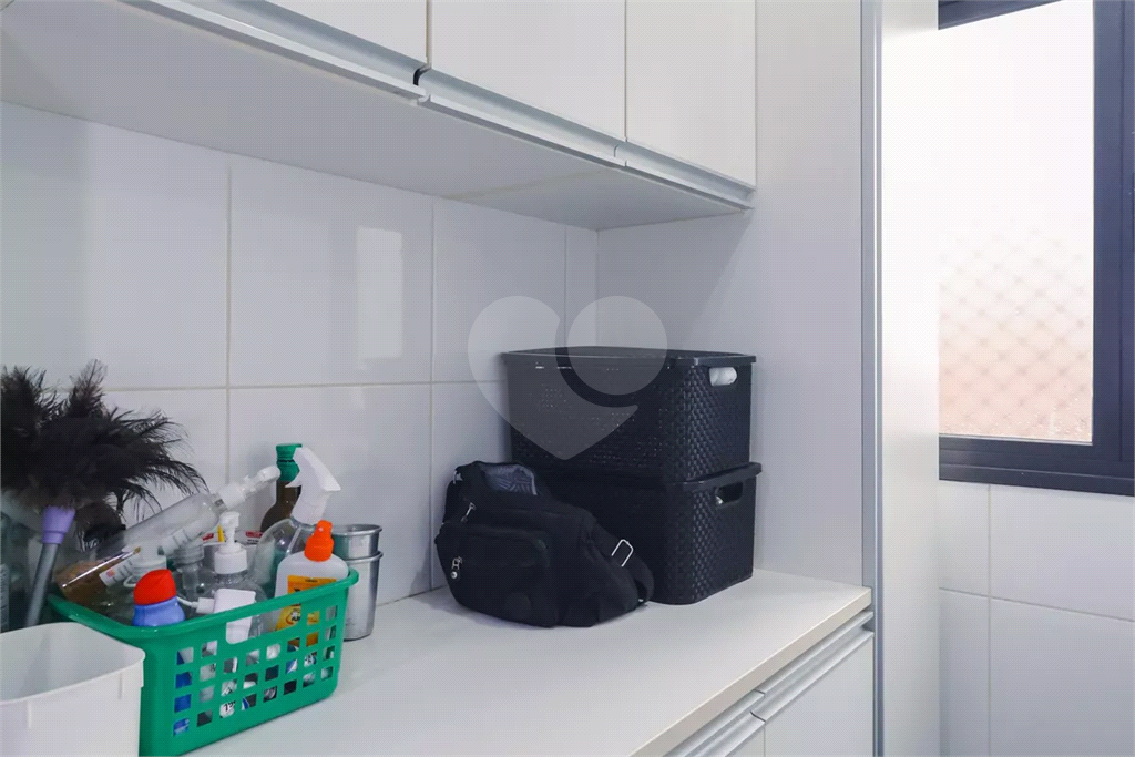 Apartamento a venda com 2 dormitórios em Taboão da Serra.