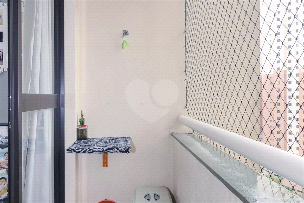 Apartamento a venda com 2 dormitórios em Taboão da Serra.