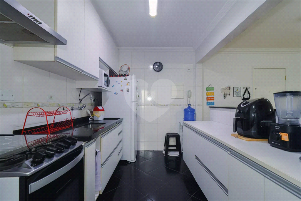 Apartamento a venda com 2 dormitórios em Taboão da Serra.