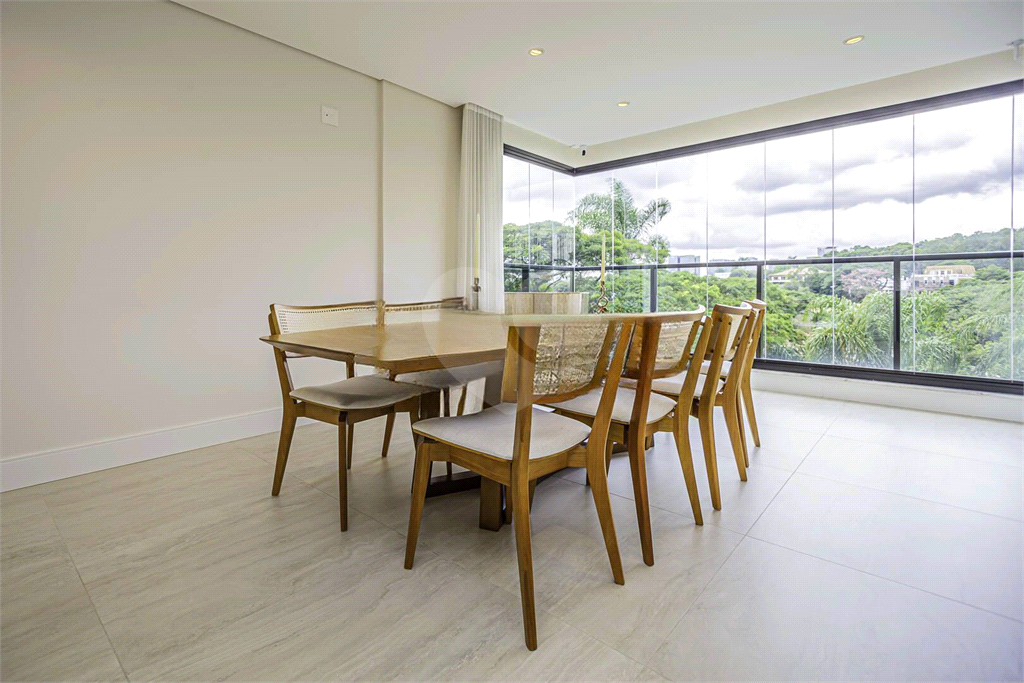 Cobertura duplex 273m² com 3 suítes no coração do Cidade Jardim