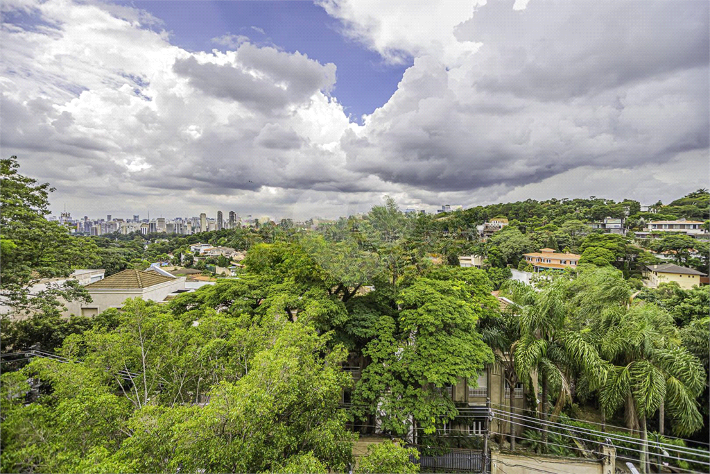 Cobertura duplex 273m² com 3 suítes no coração do Cidade Jardim