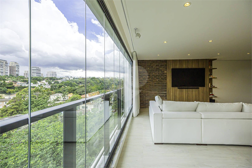 Cobertura duplex 273m² com 3 suítes no coração do Cidade Jardim