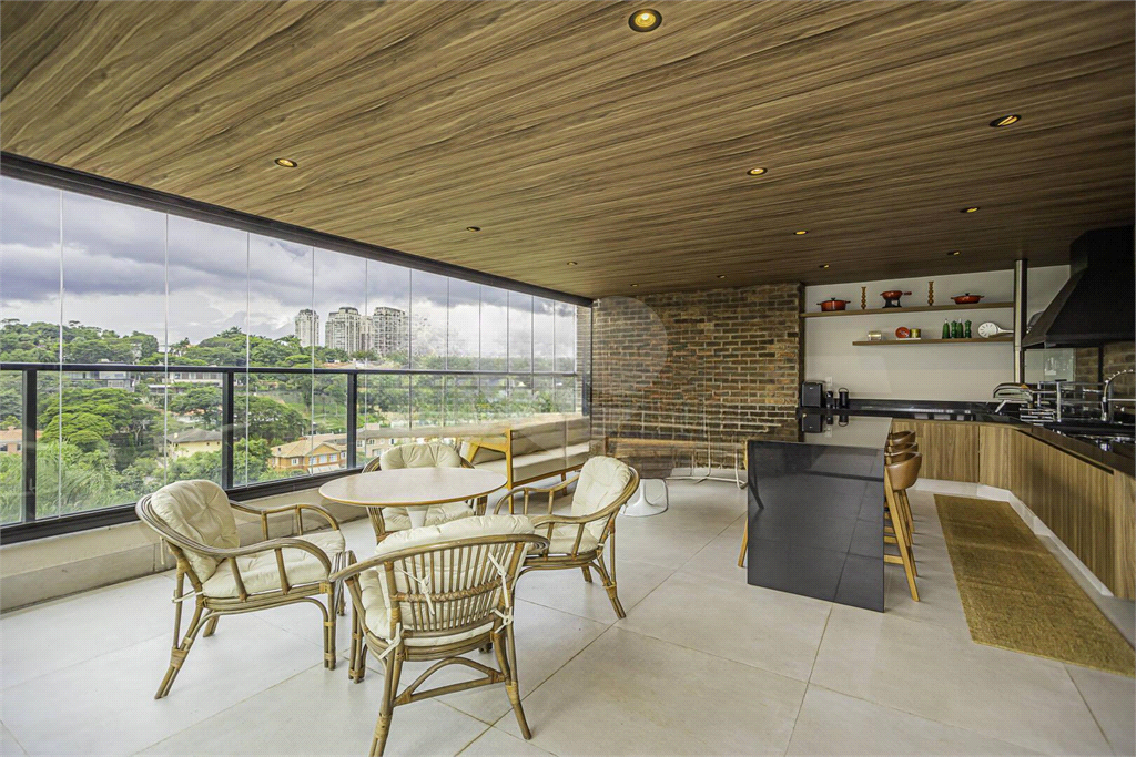 Cobertura duplex 273m² com 3 suítes no coração do Cidade Jardim