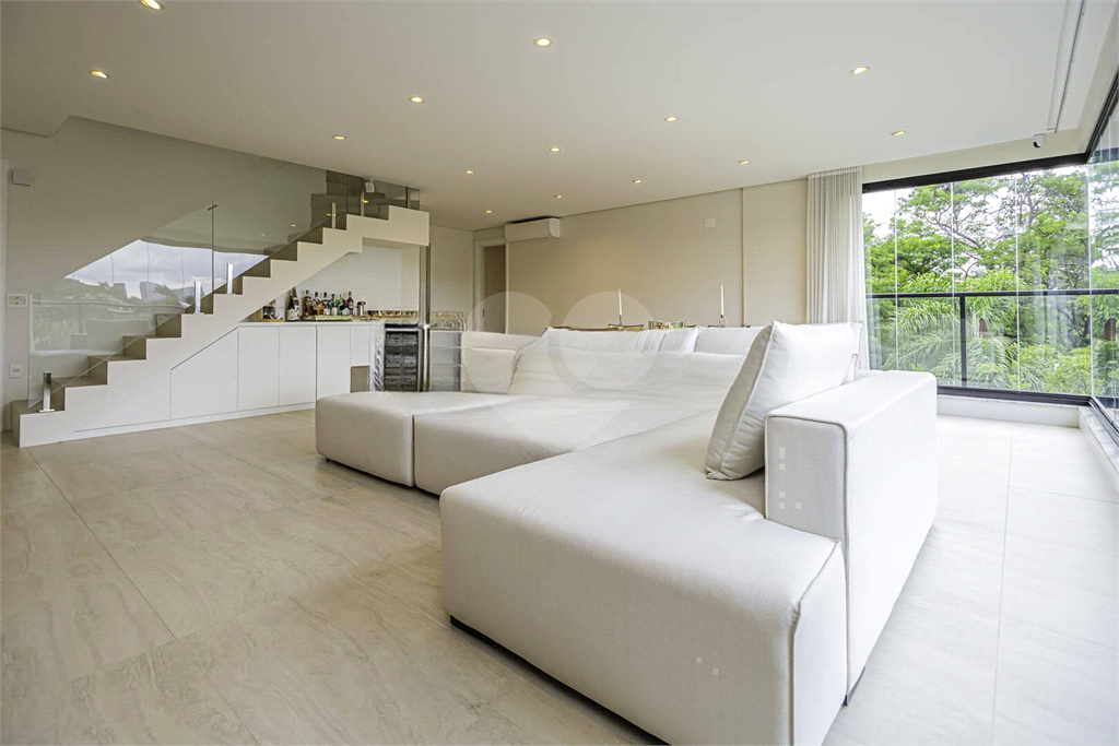 Cobertura duplex 273m² com 3 suítes no coração do Cidade Jardim